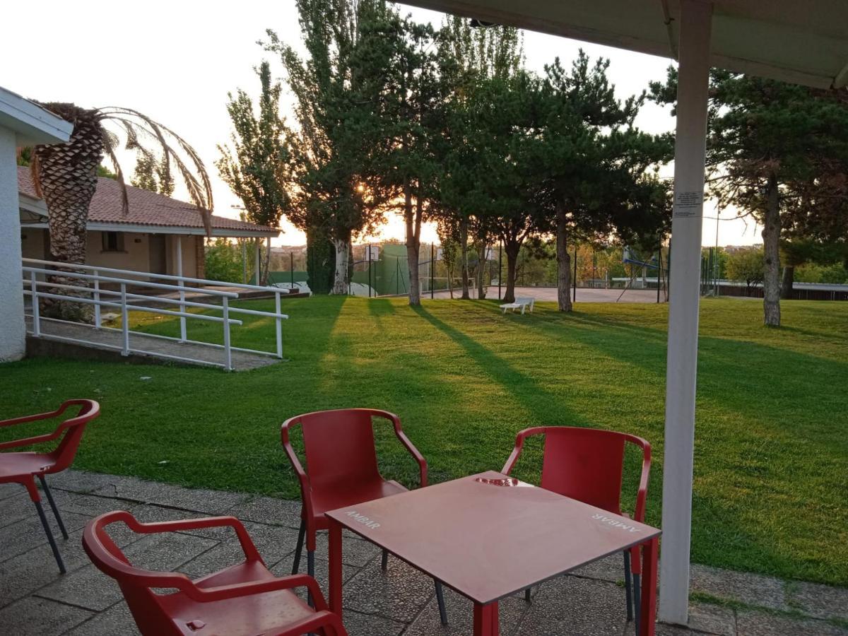 Bungalows Zaragoza Camping Экстерьер фото